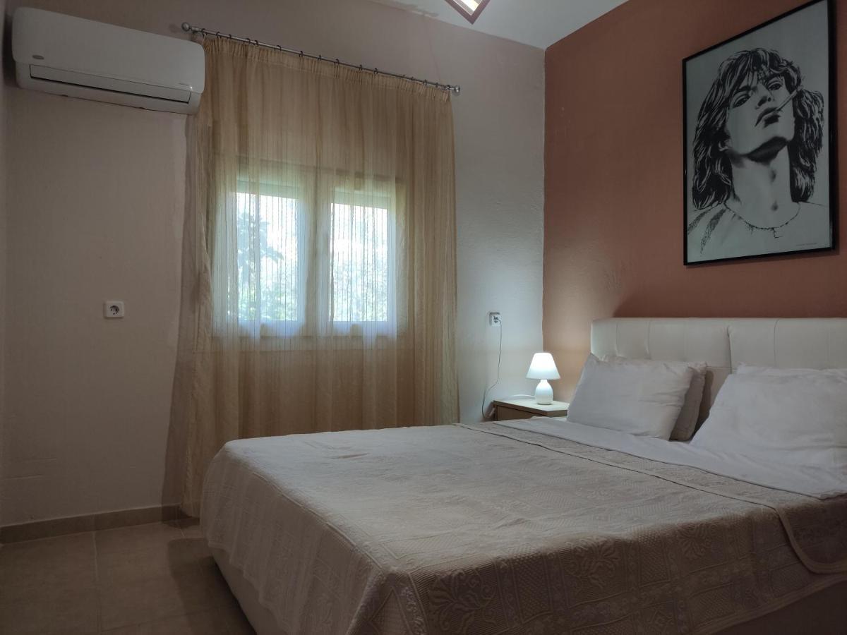 Villa Elina House 2 à Nikiti  Extérieur photo
